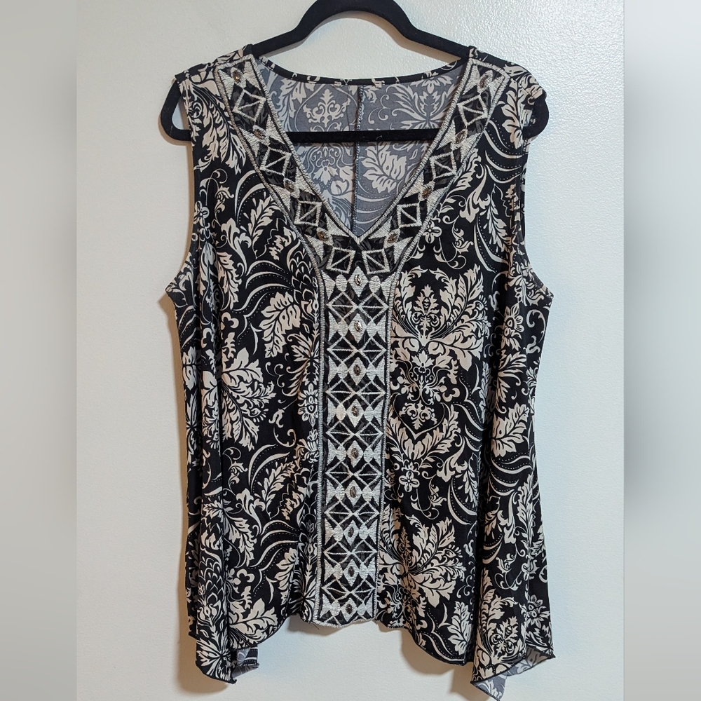 Black White Floral Embroidered Detail V Neck Sleeveless Blouse Size 2X‎
